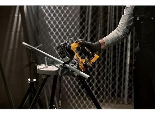 Sierra De Banda Portátil Dewalt Xtreme De 12v Sin Bateria Color Amarillo