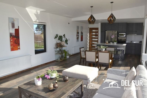 Casa Con Gran Vista A Lago Llanquihue