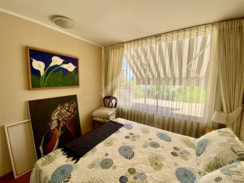 Casa En Venta De 4 Dorm. En La Reina