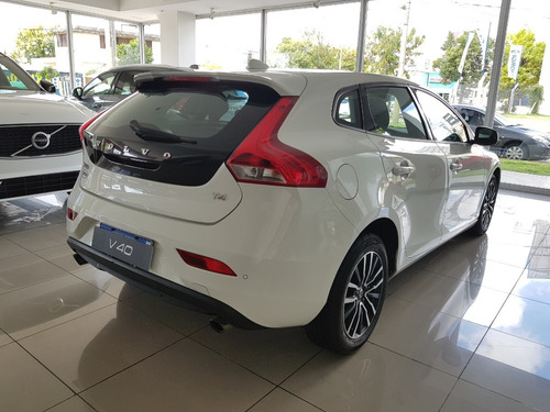 Volvo V40 2.0 T4 Plus