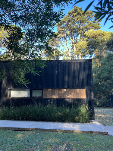 Casa Kiri De Diseño Funcional En Bosque Peralta Ramos - Mar Del Plata