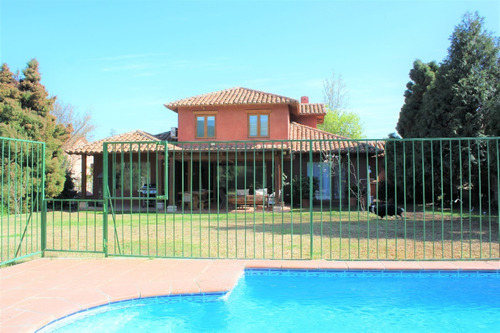 Preciosa Casa En Venta 5 Dorm Piedra Roja Chicureo Colina