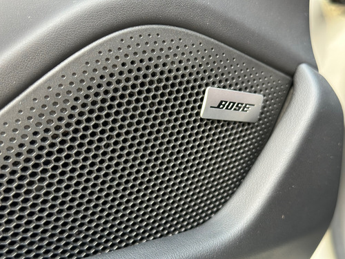 Taycan Turbo S 2021 Color Crayón