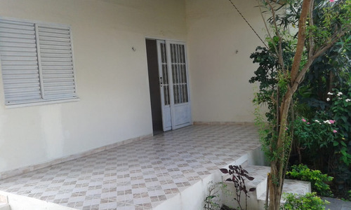 Casa Com 4 Quartos E 2 Banheiros