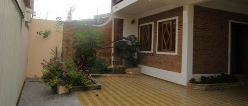 Imagem 2 de 26 de Casa Sobrado À Venda Em Guaratinguetá/sp - Cs479