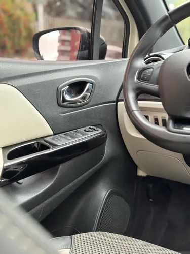 Renault Captur 2.0 Intens Automática