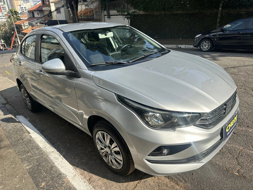 Fiat Cronos 1.0 Drive Flex 4p