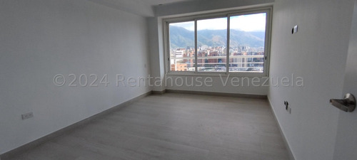 Alquiler De Espléndido Apartamento En Las Mercedes / Cl. Mls-24-22182