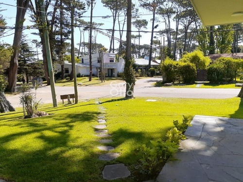 Casa En San Rafael, Buena Construcción- Ref: 24311