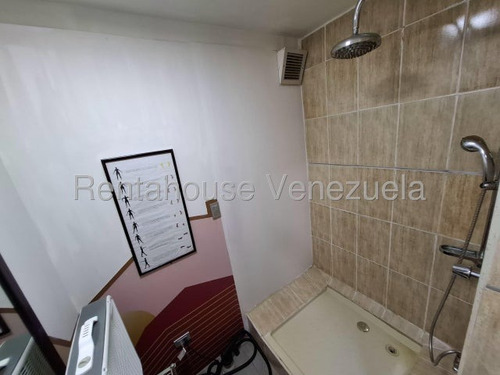 En Alquiler Local Comercial Inm De 50 M2 Completamente Operativo, En Funcion De Un Centro Medico Estetico, Cuenta Con Area De Recepcion, 2 Consultorios, Baño, Ducha, Estacionamientos, Las Chimeas