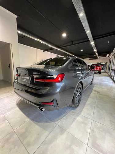 Imagen 6 de 20 de Bmw Serie 3 3.0 330i Sedan Sport Line 252 Cv