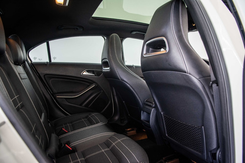 Imagen 10 de 11 de Mercedes Benz A200 2016
