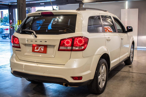 Imagen 10 de 15 de Dodge Journey 2.4n Se At 7 As 142.000km 2013 Blanco