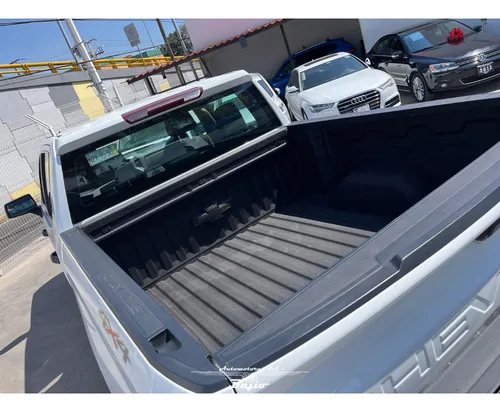 Chevrolet Silverado wt doble cabina 4.3