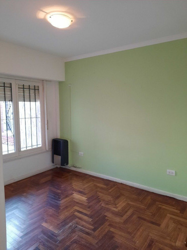 Imagen 10 de 18 de Casa Amplia Y Reciclada En Esquina. Excelente Barrio