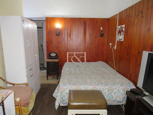 Venta Casa-hospedaje 20 Dormitorios. Ciudad Vieja. Oportunidad De Inversión