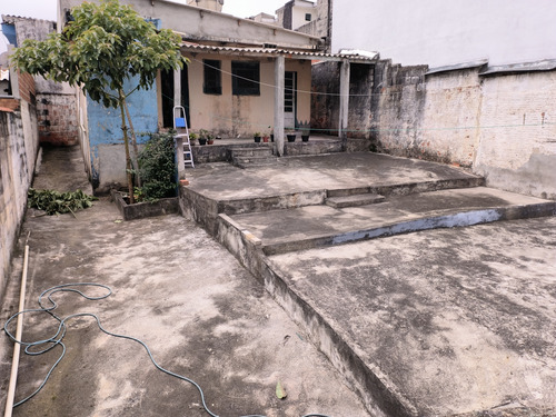 Casa Grande Com 3x Quartos.