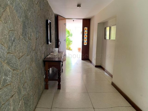 Imagen 2 de 26 de Casa En Venta Prados Del Este 22-11284 Juan Paz 0412-6250686