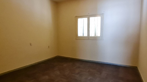 Imagen 16 de 27 de Venta De Casa 7 Amb O Mas En Ciudadela, Tres De Febrero