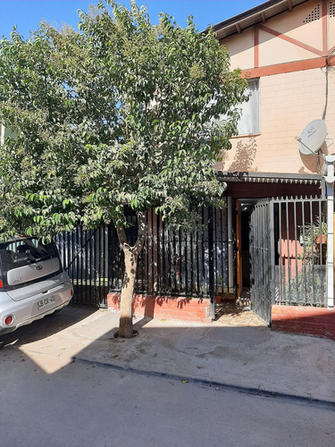 Casa Sólida, 2 Pisos, Cercana A Metro Hospital El Pino
