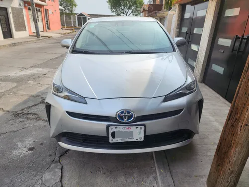 Toyota Prius 1.8 Base Cvt