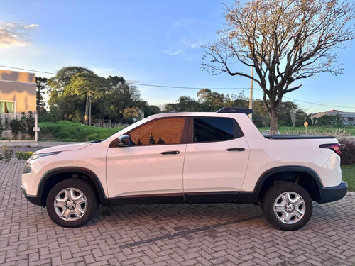 Fiat Toro 1.8 Endurance 16v Flex 4x2 Aut. 4p