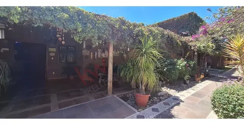 3 Casas Independientes En Zona Sur: Vive La Tranquilidad De Un Hogar Familiar En Un Ambiente Camp...