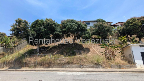 En Venta. Elegante Y Confortable Casa De Dos Niveles, Los Naranjos Del Cafetal