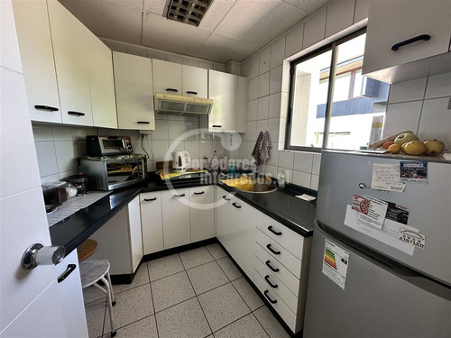 Casa En Venta De 7 Dorm. En Vitacura