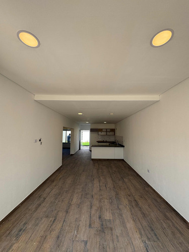 Dúplex En Venta En Luján, G.b.a. Zona Oeste, Argentina (apto Credito)