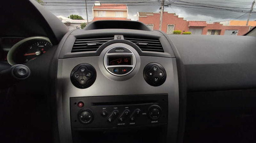 Imagem 11 de 15 de Renault Megane Sedan Dynamique 2.0 16v 4p 2011