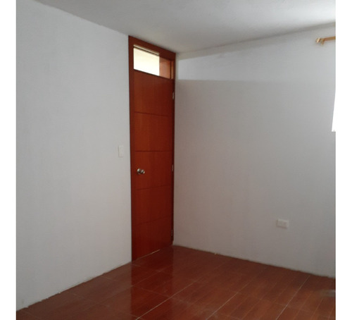Imagen 10 de 23 de Vendo Casa Independiente Con Opcion A Construir Otros Pisos, Calle Principal, Norte De Quito Carapungo