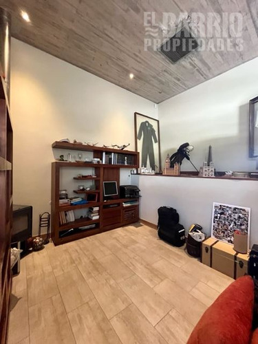 Casa En Venta De 5 Dorm. En Las Brisas De Chicureo