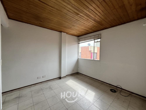 Apartamento En La Victoria Norte. 1 Habitación, 33 M², Id: 149834