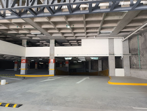 Locales En Centro Comercial