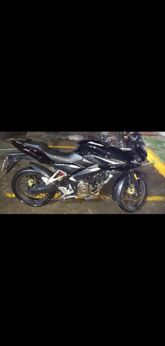 Rouser As 200