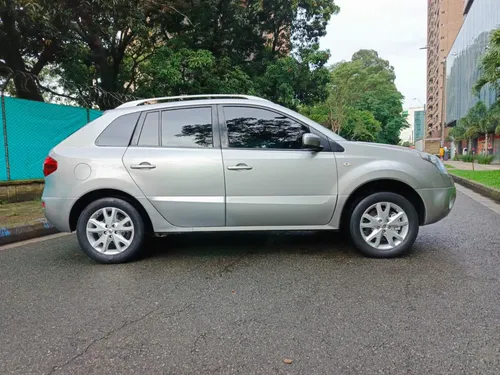 Renault Koleos DYNAMIQUE PLUS 4x4 CAJA SEXTA MECÁNICA CUERO DVD