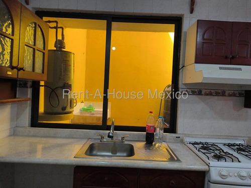 Casa En Renta En Villas De Guadalupe Xalostoc, Ecatepec De Morelos Jl 25-2937.