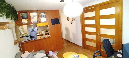 Piso 1, Metro, Excelente Ubicacion, 1d+1b+bod (98122)