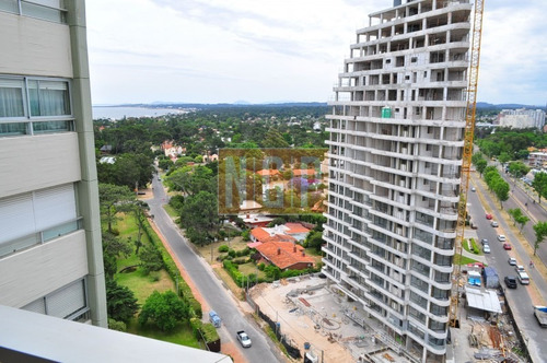 Apartamento Con Excelentes Servicios-ref:1801