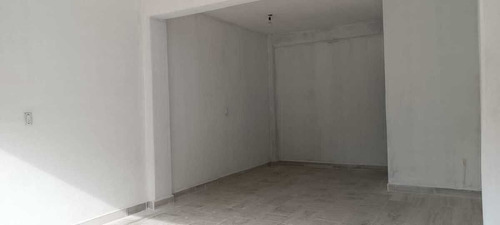 Excelentes Locales Comerciales En Av Principal