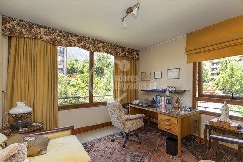 Departamento En Venta De 5 Dorm. En Las Condes