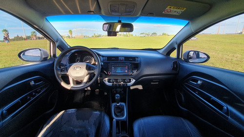 Kia Rio Hb 2015 Con Multimedia Android