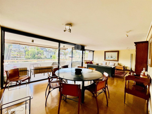 Amplio Departamento En Venta De 4 Dorm. En El Golf