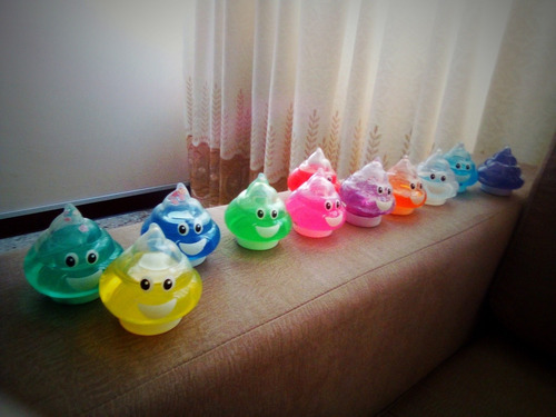 Imagen 2 de 7 de Paquete 3 Slime Poop Emoji Originales Colores Variados