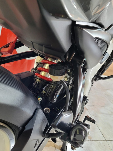 Imagen 12 de 20 de Bajaj Rouser 200 Ns Dunlop 0km