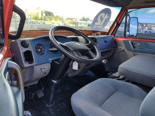 Volkswagem 8.150