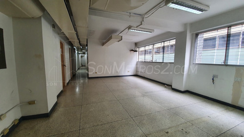 Imagen 22 de 30 de Oficina En Venta La Urbina