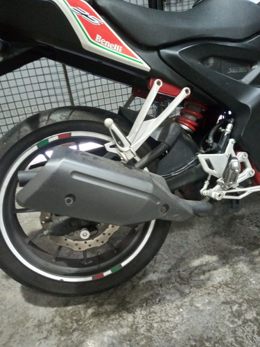 Imagen 17 de 21 de Benelli Tnt 25 250 Año 2017 Impecable Original Segundo Dueño