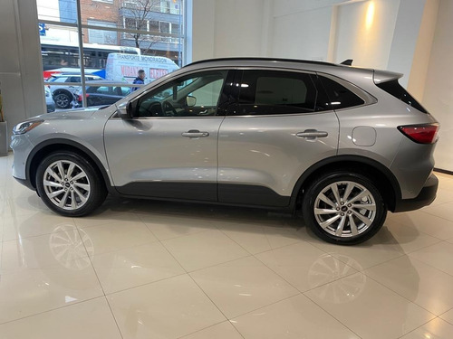 Imagen 17 de 18 de Ford Kuga Titanium Hibrida 2.5 At 4x4 2022